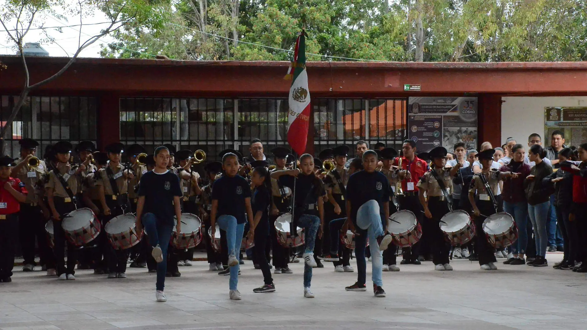 Realizan XVII Concurso Nacional de Bandas de Guerra y Escoltas de Bandera “Copa Querétaro”.  Foto Luis Luévanos.